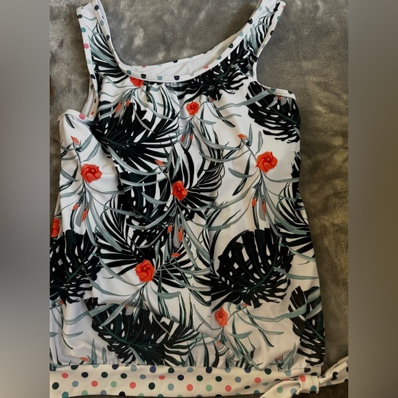 Modlily Brand New Size Medium Bathing Suit Set: White Tropical Leave w/ Dots Set - Picture 8 of 9